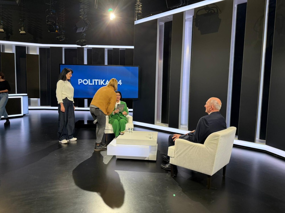 Politika 24 - František Mikloško