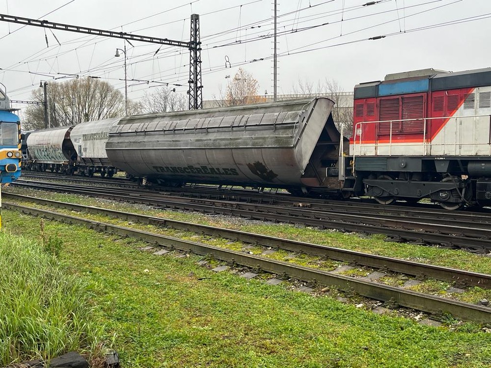 vykoľajený vlak (1)