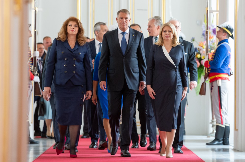 Slovensko politika summit samit B9 lídri NATO Bratislava (2)