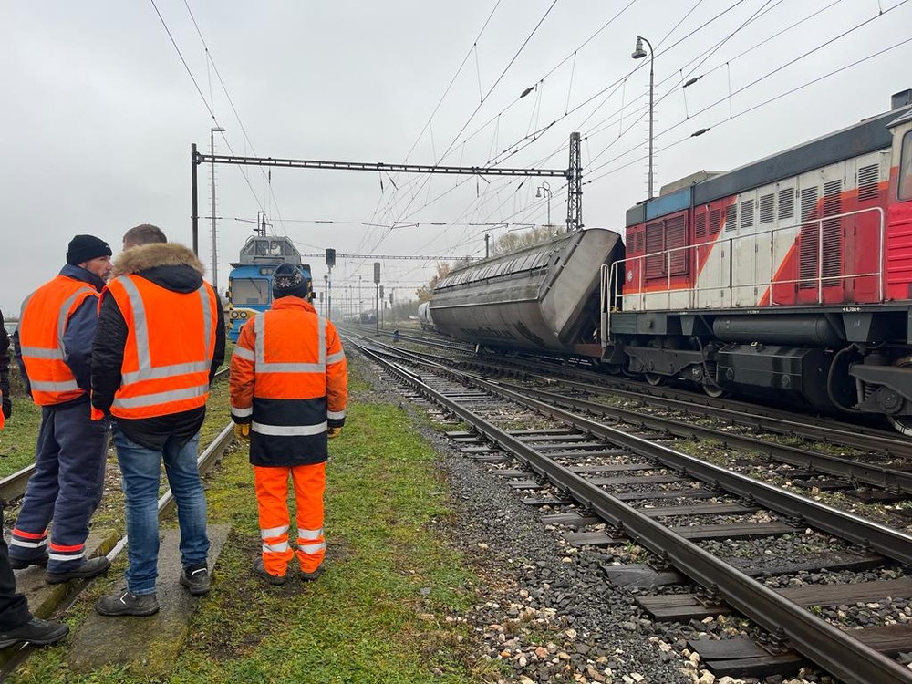 vykoľajený vlak (3)