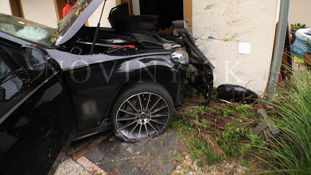 Opitý mladík narazil do rodinného domu v Banskej Bystrici