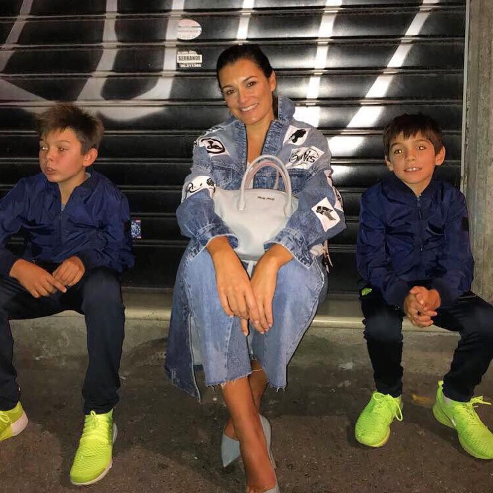 Alena Šeredová so synmi