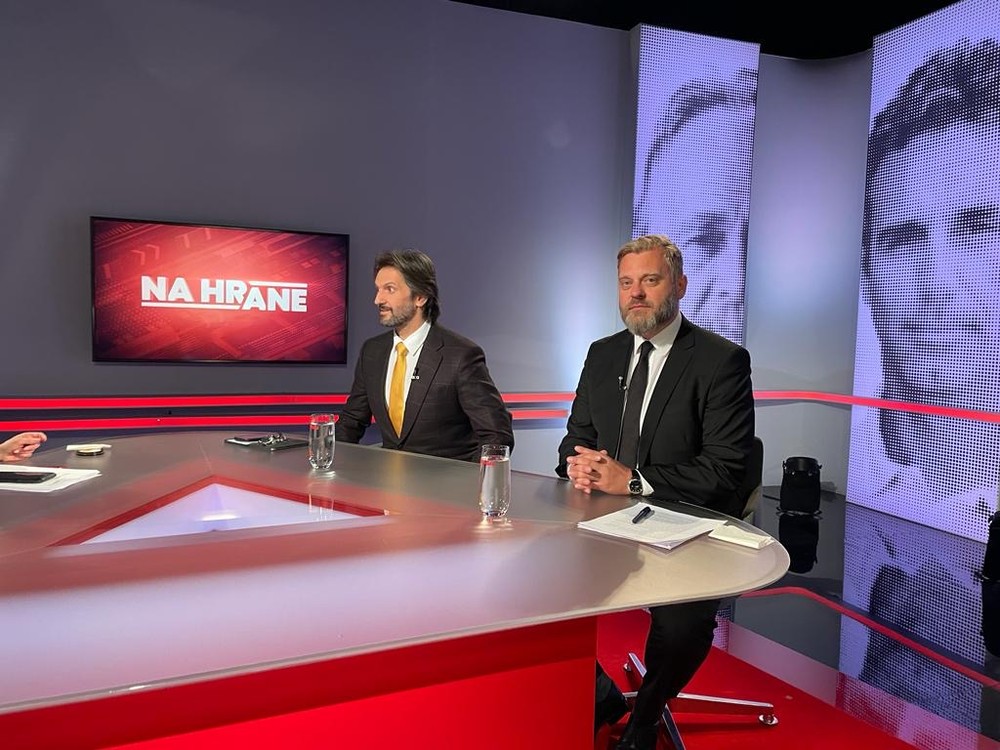 cff11e12-4f89-4294-ab62-047329b8e509