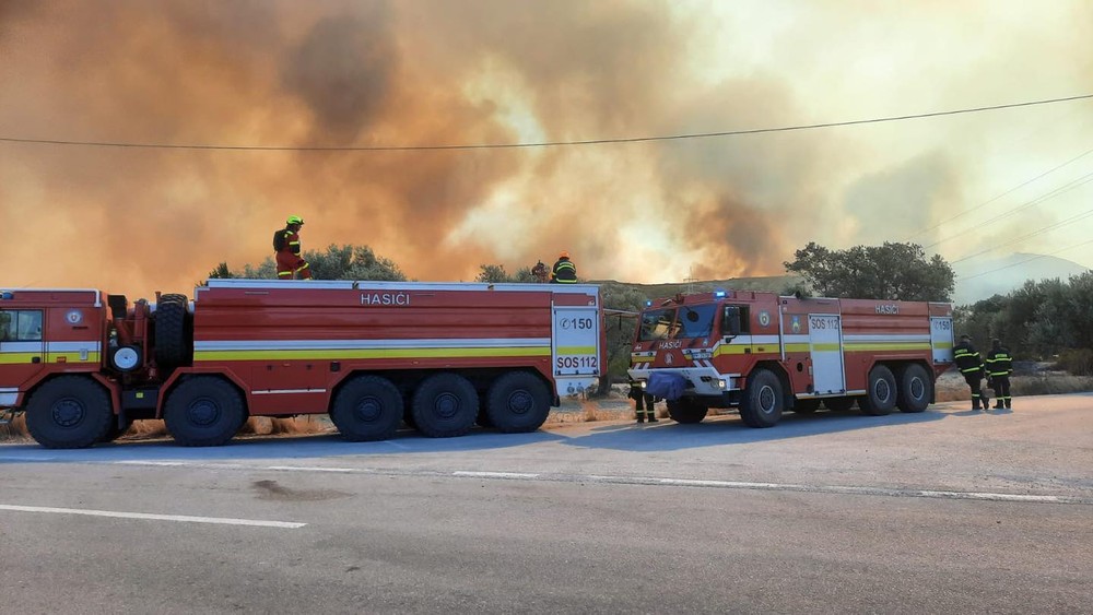 požiar grécko rodos hasiči trafostanica 4. deň (8)
