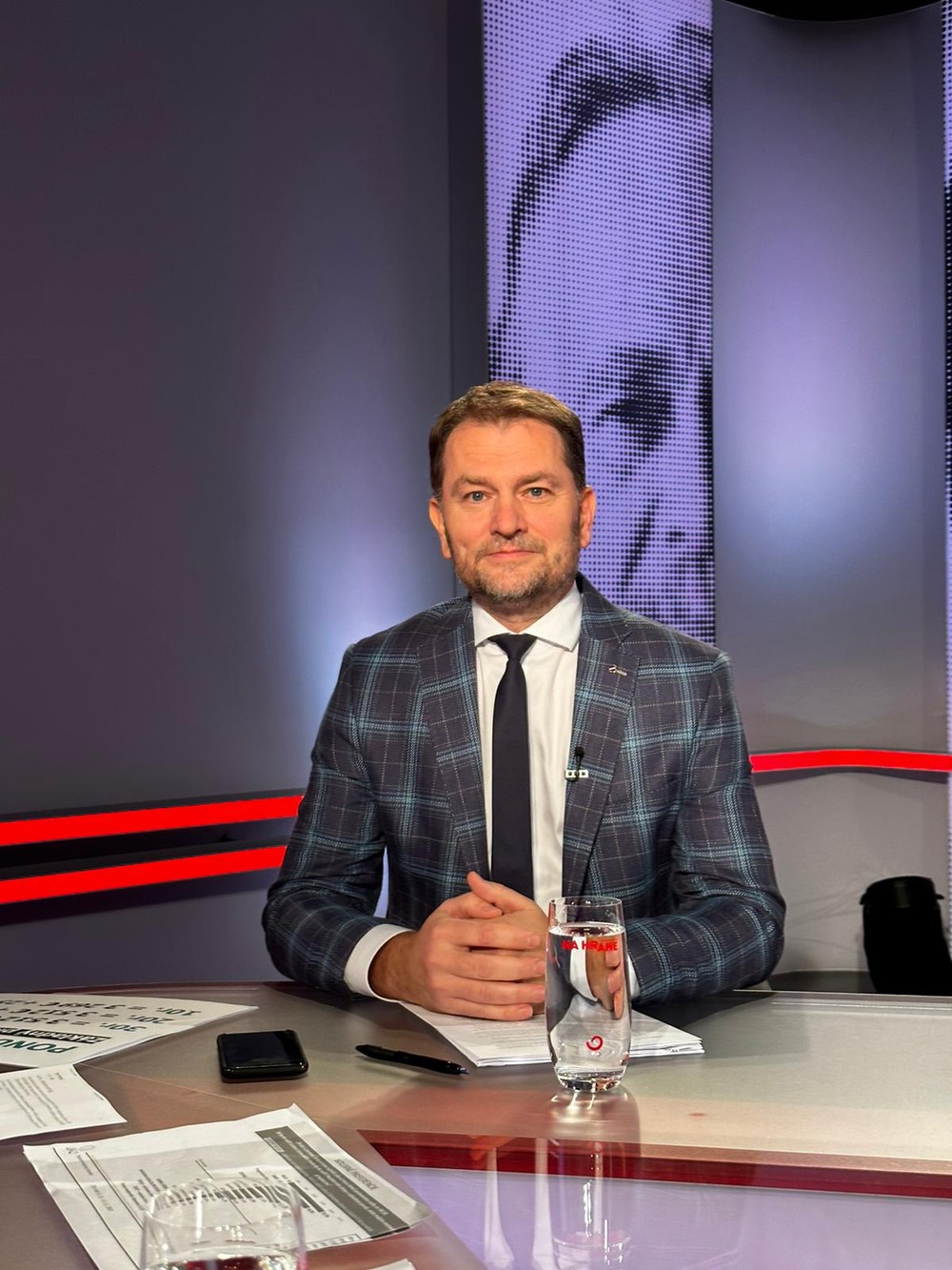 2e0766f8-6d6e-4643-9bd4-ee0410beb8da