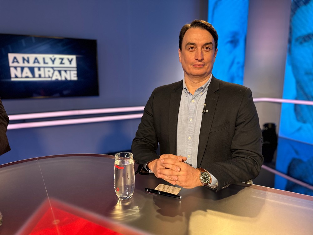 Analýzy Na hrane s Jurajom Rizmanom a  Radoslavom Štefančíkom