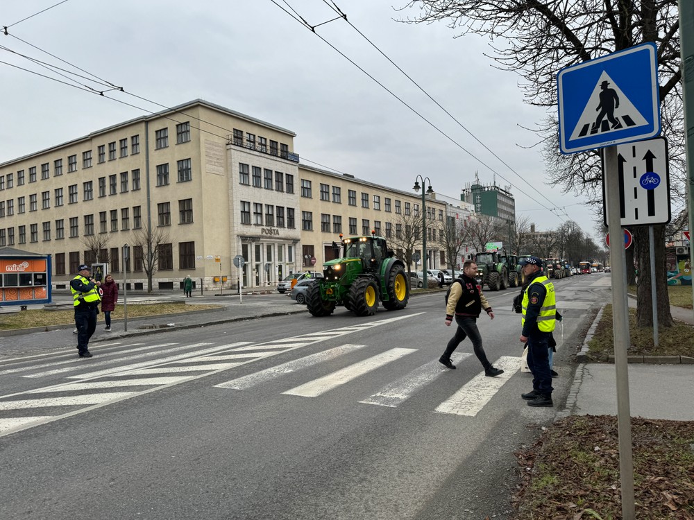 protesty farmari traktor PREŠOV (2)