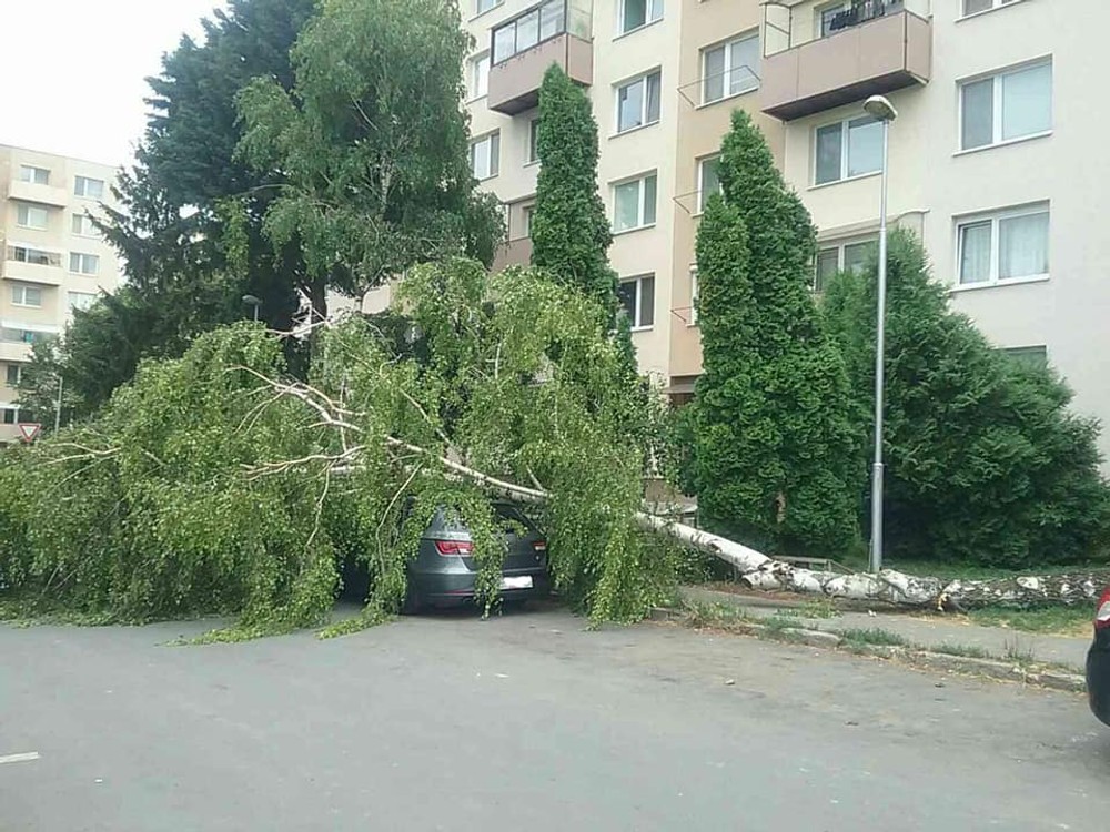 Severom Slovenska sa prehnali intenzívne búrky