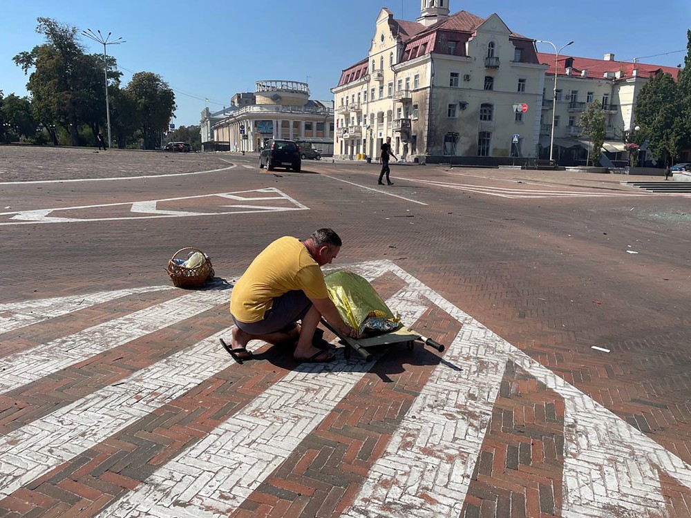 Ukrajina Rusko Černihiv útok obete zranení vojna na ukrajine (4)