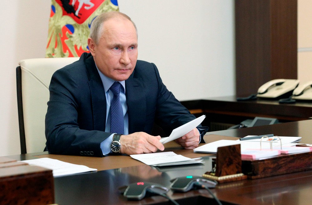 Putin počas telefonátu s ďalšími ruskými predstaviteľmi