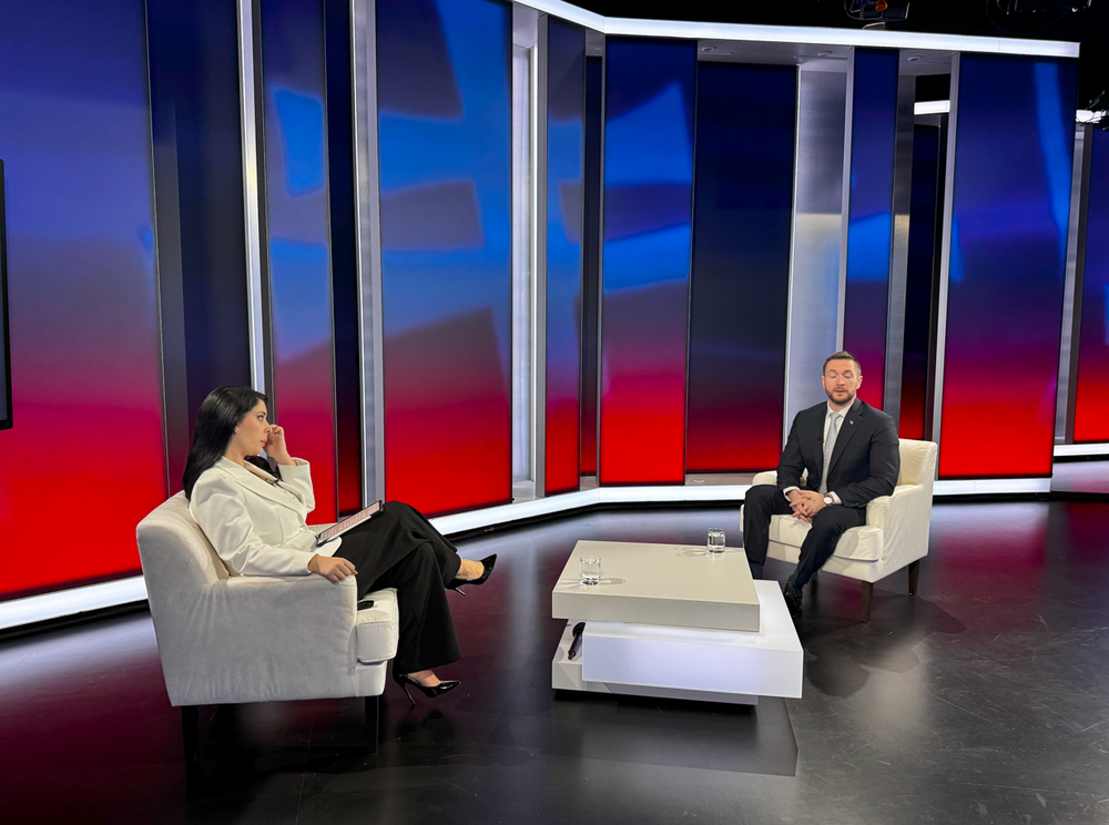 Milan Uhrík - Politika 24