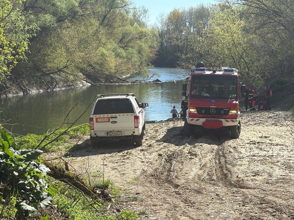 Na rieke sa stratili dvaja mladí chlapci 3