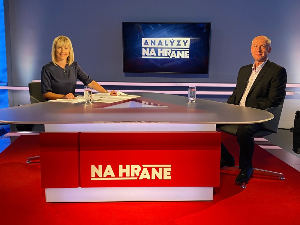 Analýzy Na hrane s ministrom hospodárstva Karlom Hirmanom