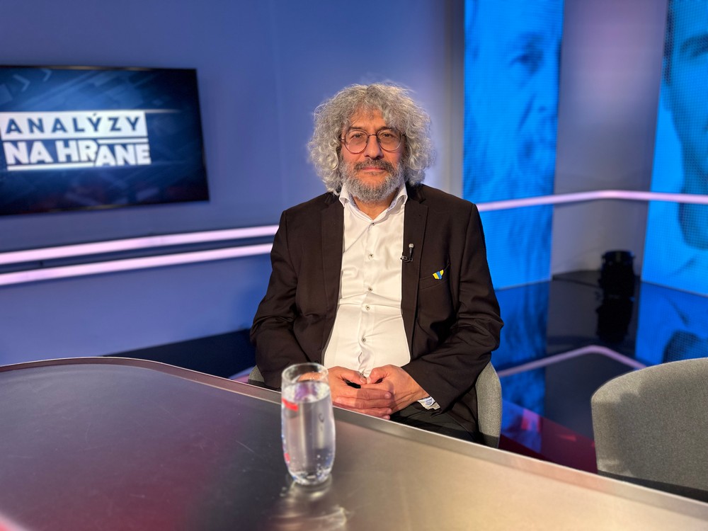 Analýzy Na hrane s Alojzom Hlinom a Grigorijom Mesežnikovom