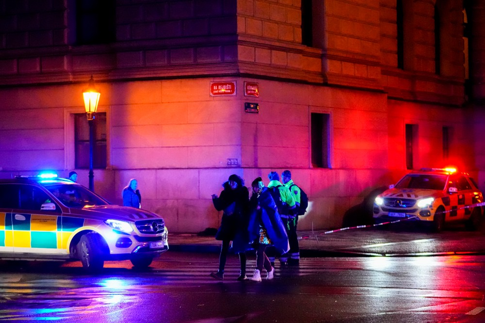 ČR Praha polícia streľba obete zranení (2)