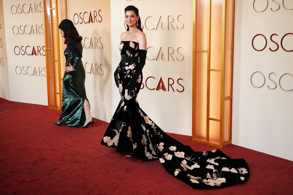 Anne Hathaway