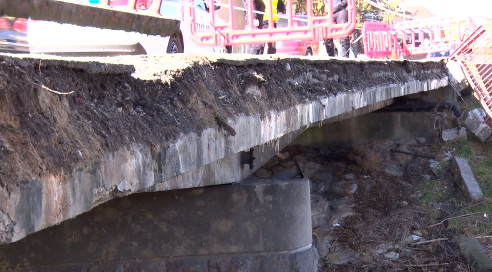 V Partizánskom sa zrútila časť konštrukcie mosta