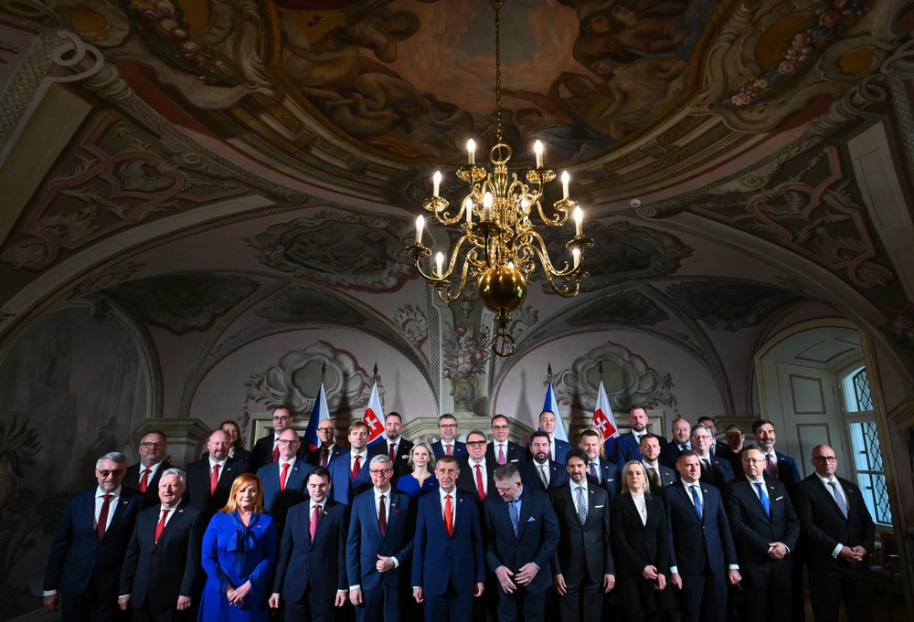 Spoločné zasadnutie vlád ČR a SR na zámku Nová Horka