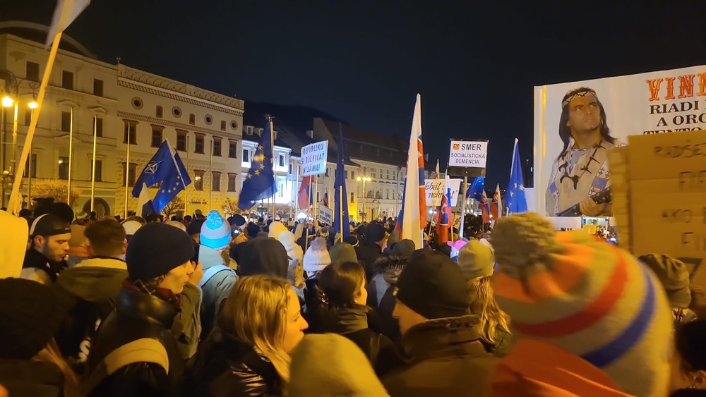 WhatsApp Image Protest v Banskej Bystrici-02-07 at 18.54.08
