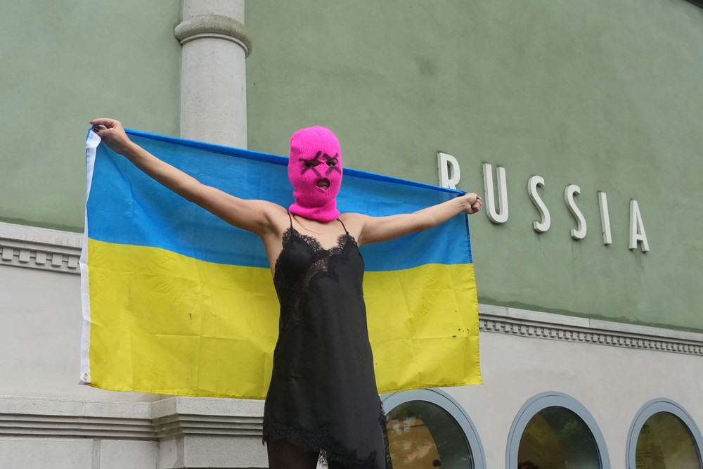 protest pred ruskym pavilonom