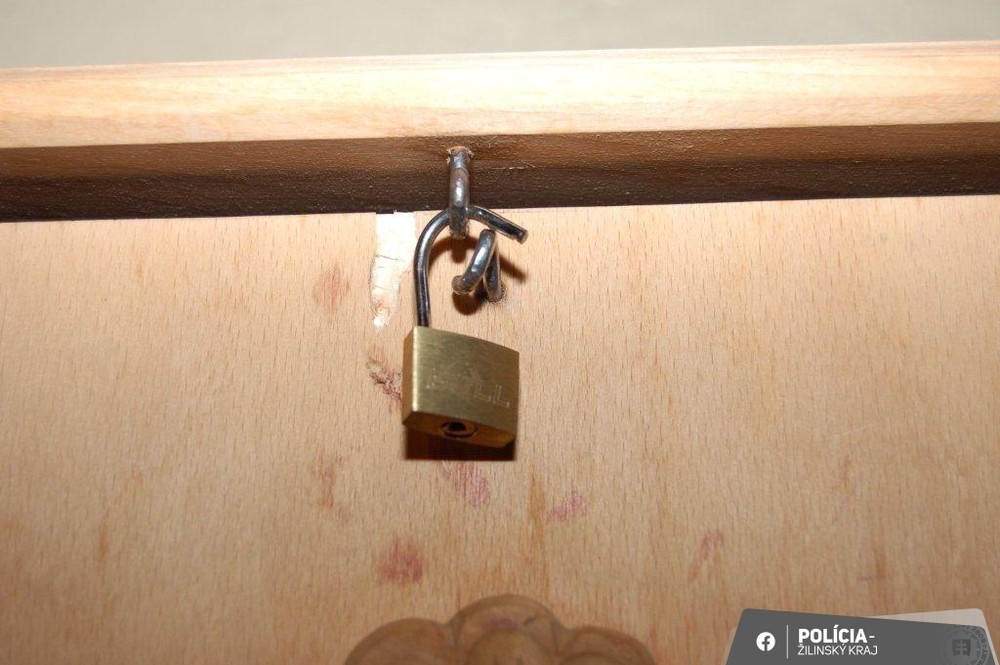 vykradnuty kostol Nesluša (3)