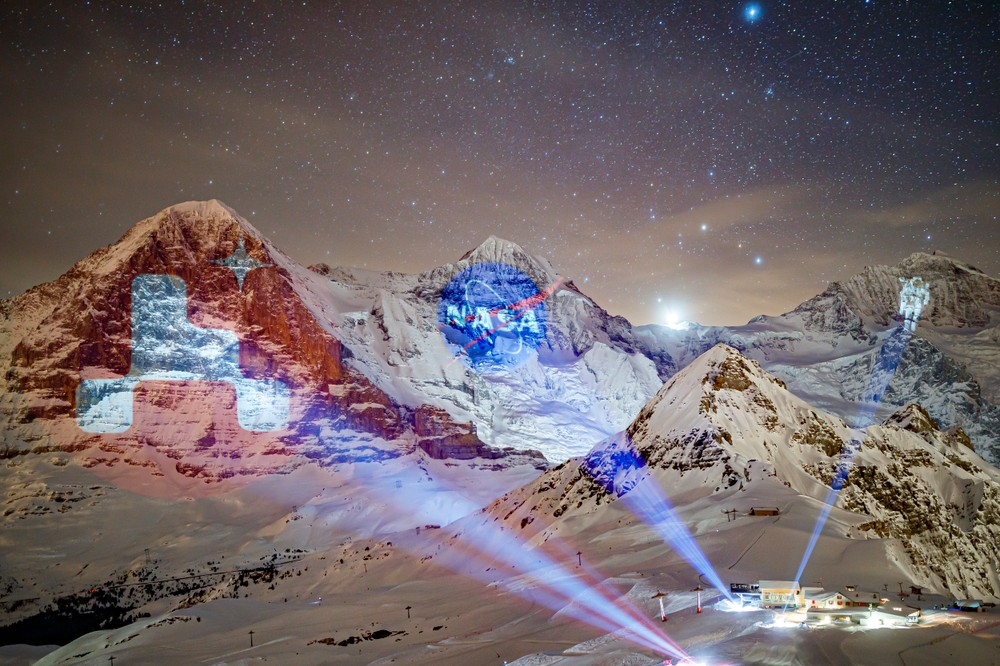 Vizuálna projekcia na počesť pristátia rovera na Marse 