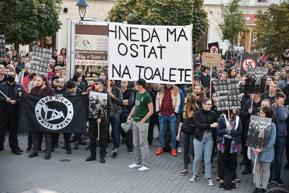 Dve zhromaždenia v jednom meste. Na stretnutie ĽSNS zareagovali Pochodom proti fašizmu