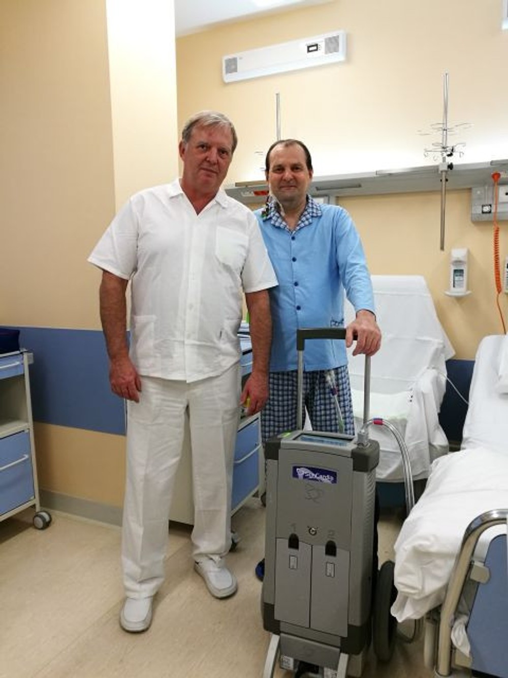 Prvý slovenský pacient s umelým srdcom je už aj po transplantácii srdca