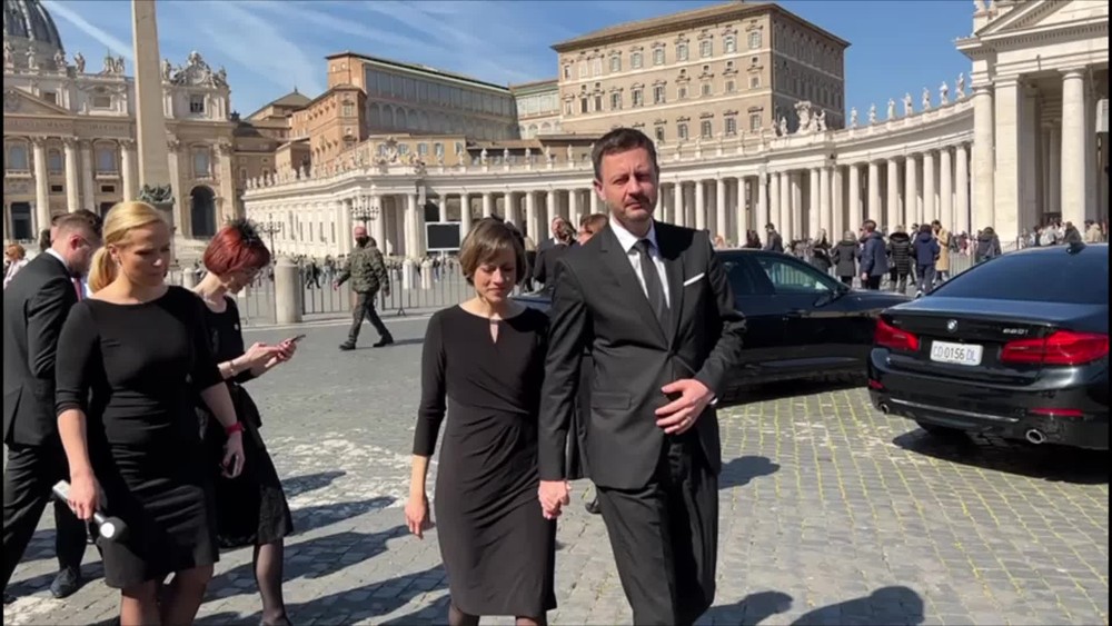 [multi] Premiér Heger sa stretol s pápežom 1646