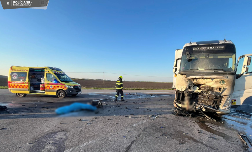 Zrážka kamióna a motorky