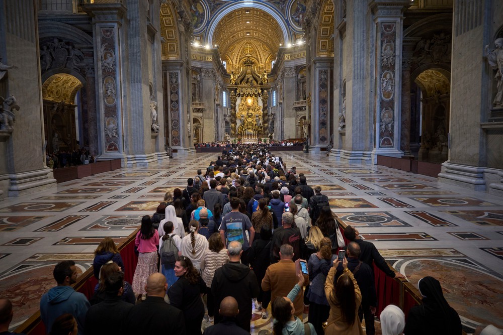 Vatican_Pope311215