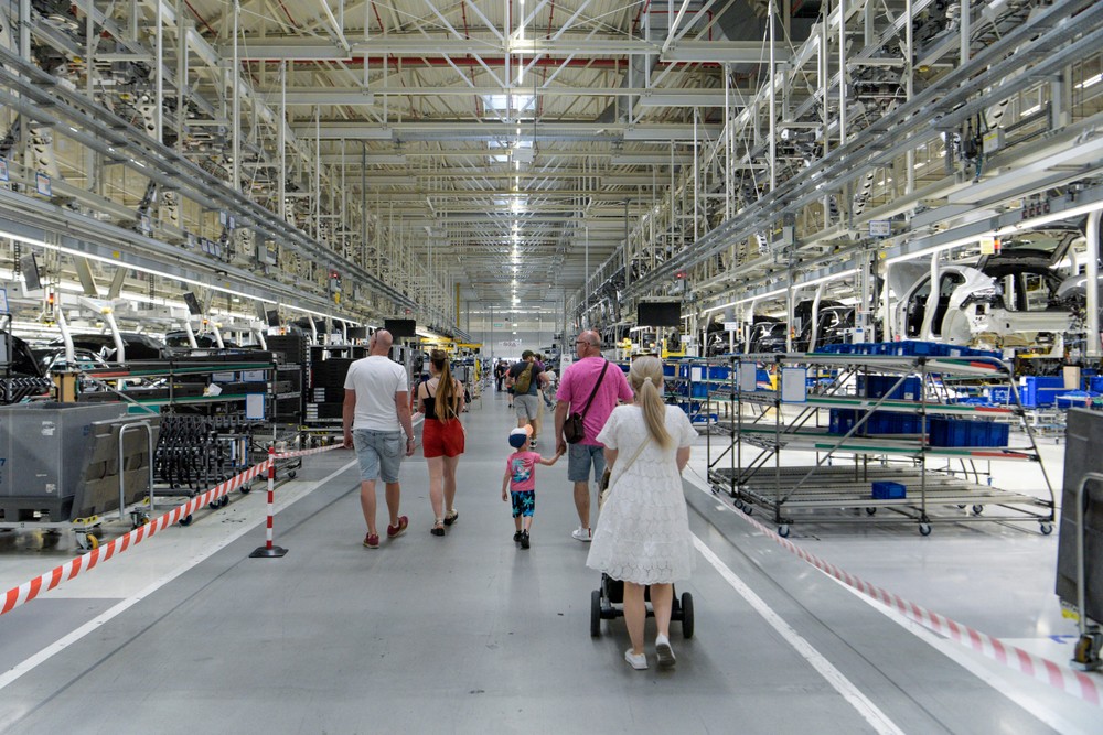 2_03062023_dod_vw963720