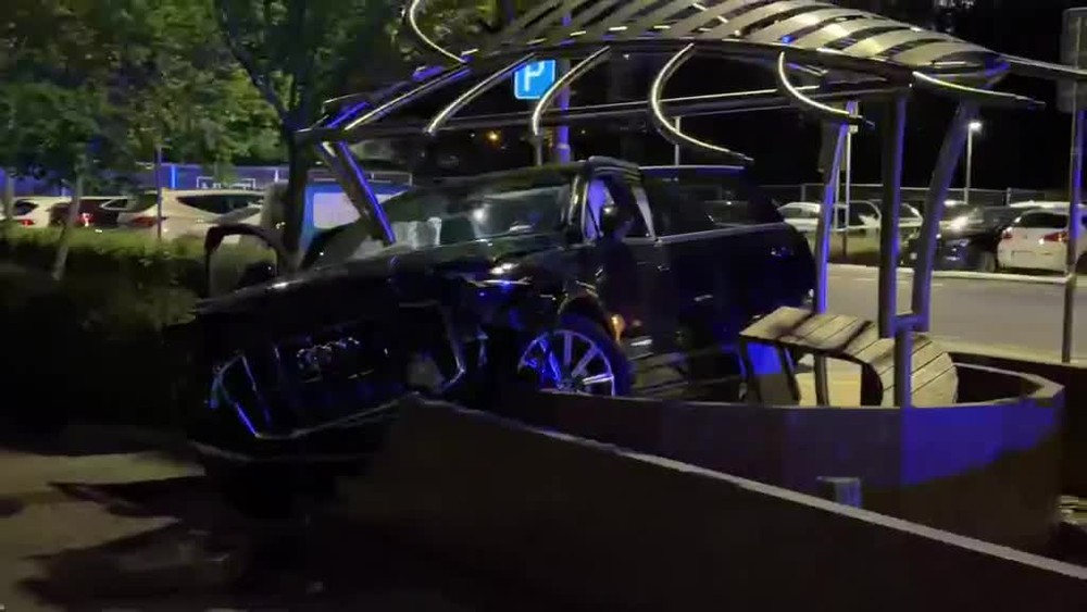 [multi] policajná naháňačka sa skončila streľbou  596