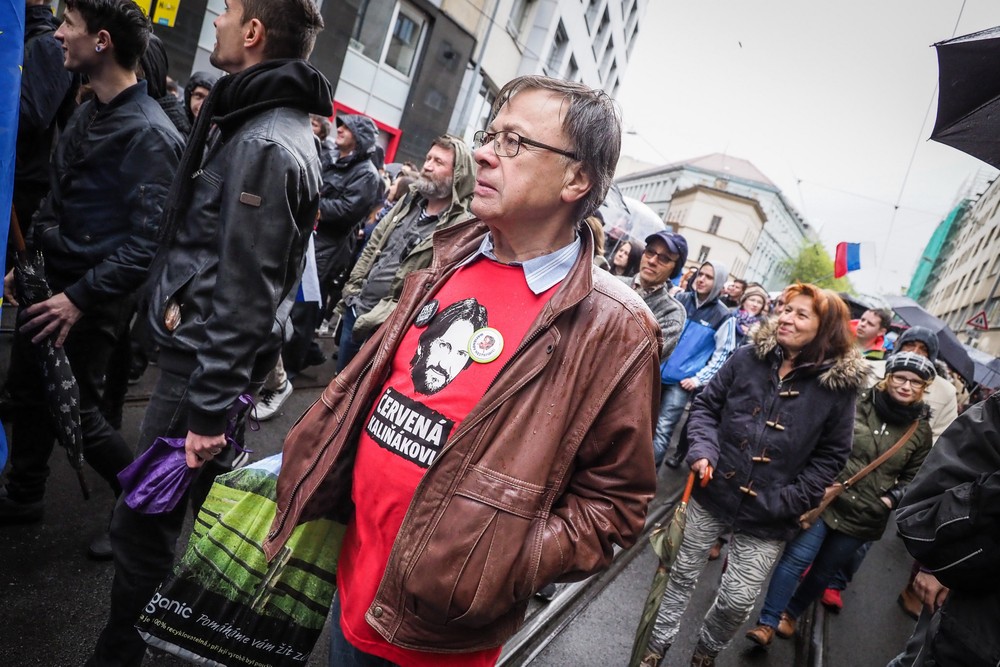 Protikorupčný pochod študentov v Bratislave.jpg