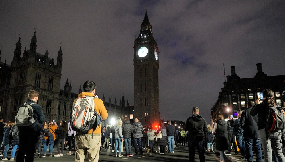 Británia sa lúči s kráľovnou Alžbetou II.