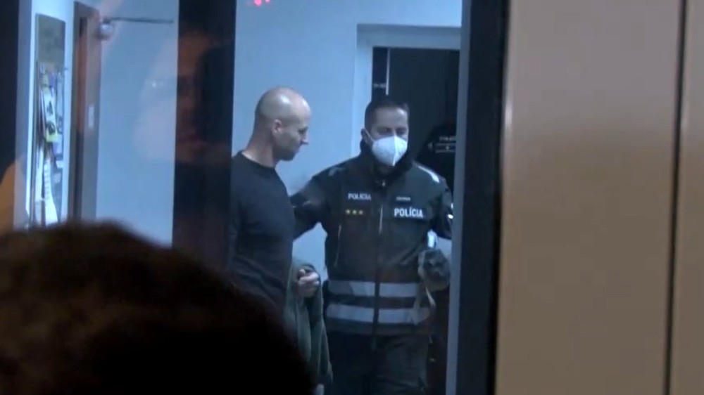 Matej je bývalý príslušník ozbrojených síl.