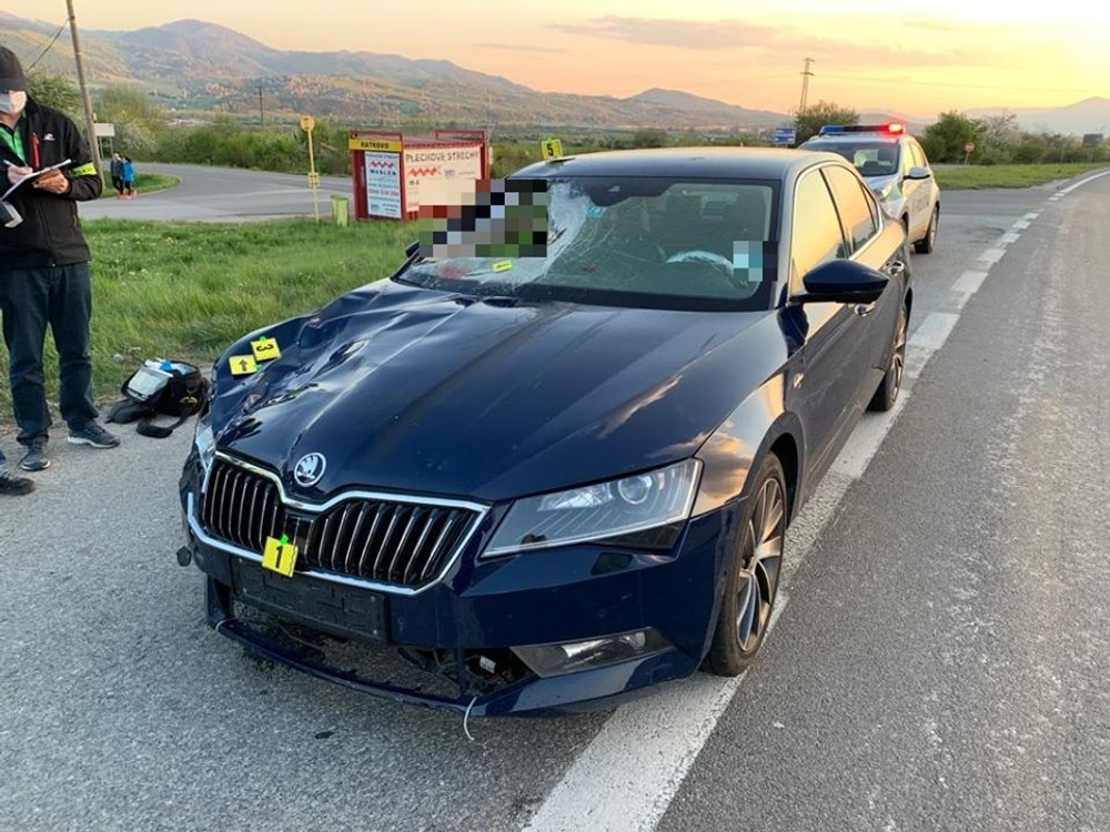 Tragická nehoda pri Strečne si vyžiadala život chodca