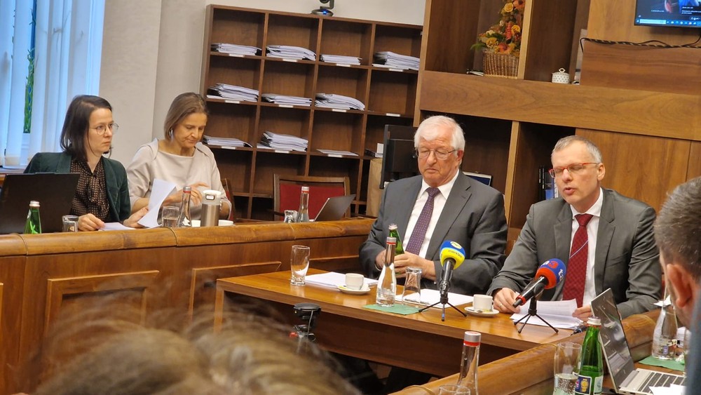 Vypočúvanie Jána Mazáka na ústavnoprávnom výbore NR SR (1)