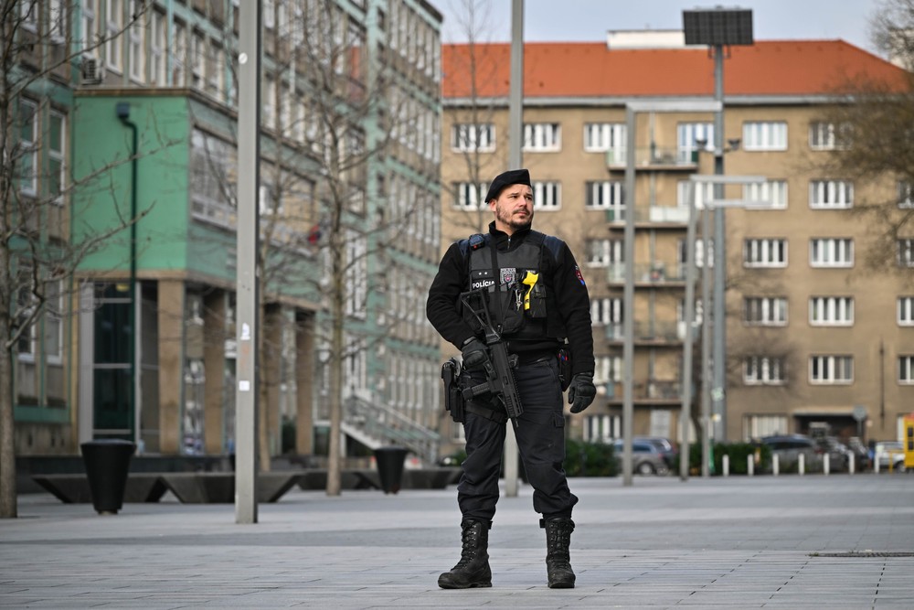 13022024_policia_zasah019619