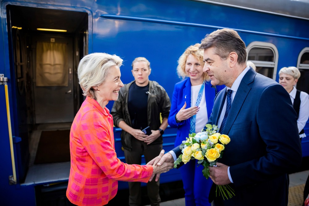 Von der Leyenová na Ukrajine