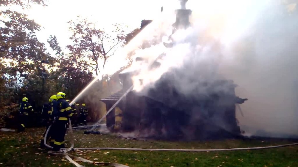 [multi] Požiar kostola 2159