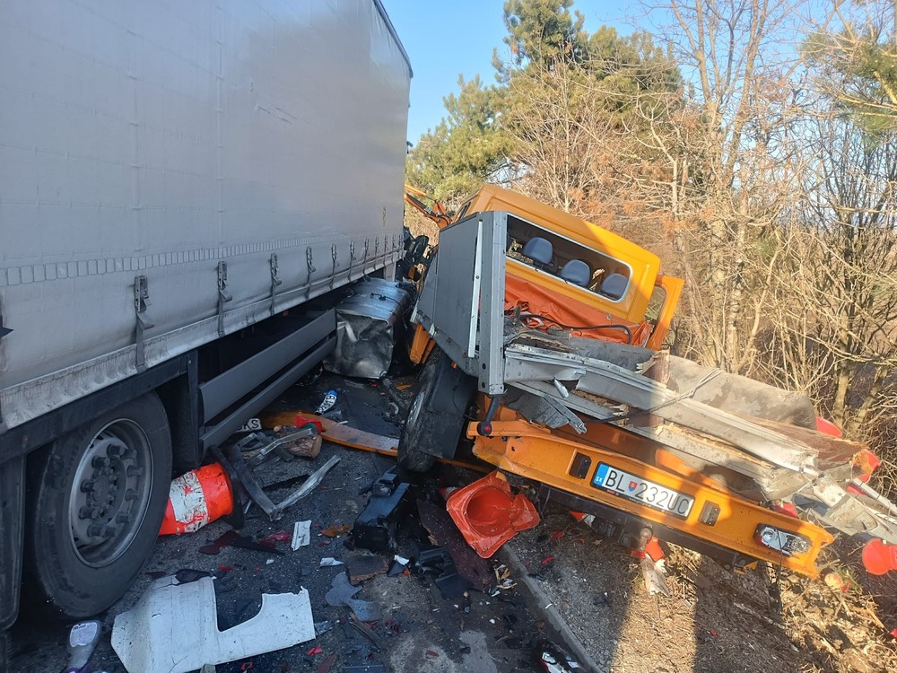 nehoda D1 pred Hlohovcom v smere na Trenčín (4)