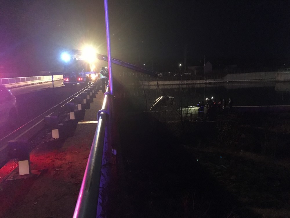 Vyťahovanie auta z Hornádu 