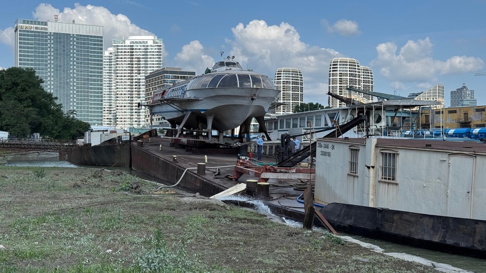 raketa lod pristav bratislava