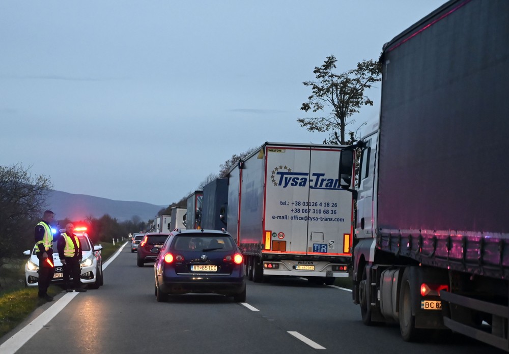 Vyšné Nemecké kamióny kolóny (12)