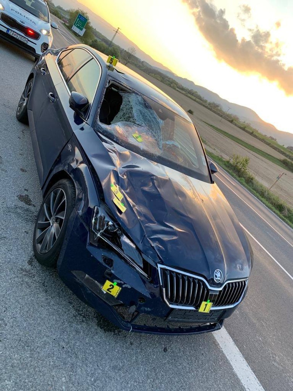 Tragická nehoda pri Strečne si vyžiadala život chodca