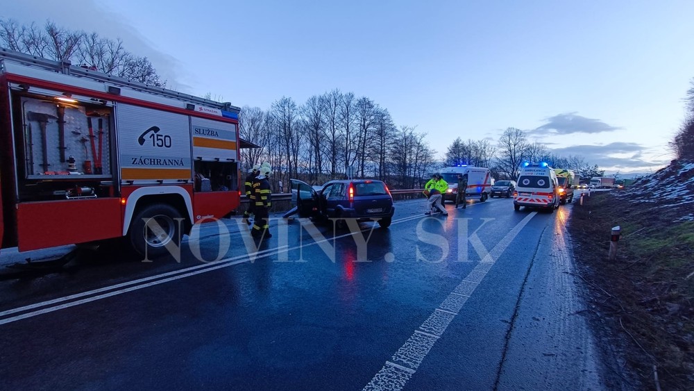 nehoda zvolen