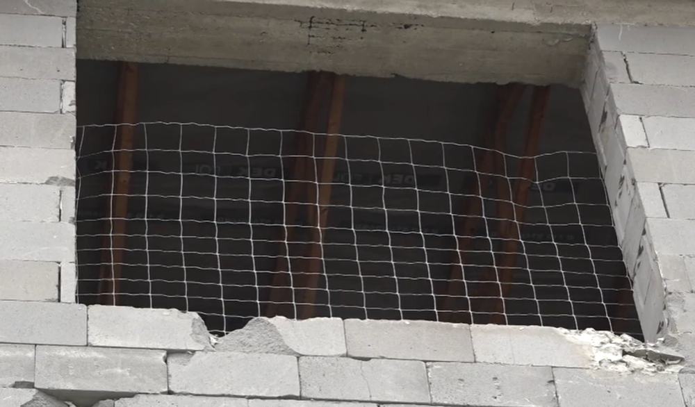 Nelegálna nadstavba školy 3