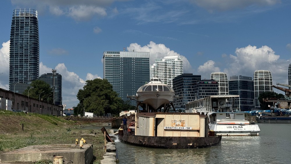 raketa lod pristav bratislava