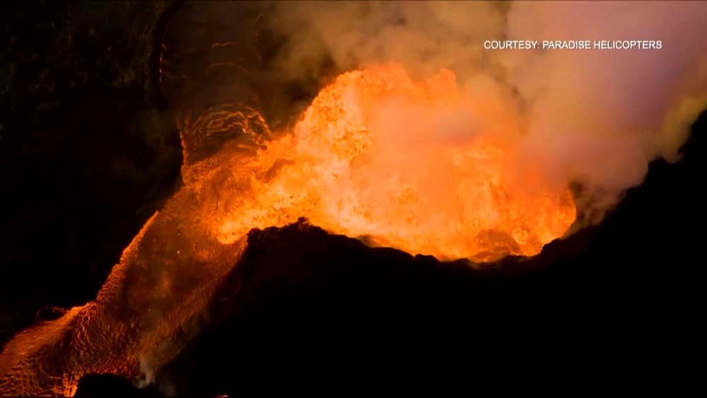Láva zasiahla na Havaji turistickú loď, zranila 23 ľudí7208